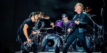 Официальный Twitter группы Metallica сообщил об отмене концертов в Австралии и Новой Зеландии из-за проблем со здоровьем фронтмена группы Джеймса Хэтфилда.