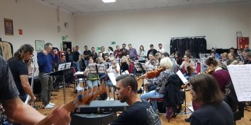Группа КИПЕЛОВ уже прибыла в Краснодар и репетирует с симфоническим оркестром. Концерт состоится сегодня, во Дворце Спорта "ОЛИМП"